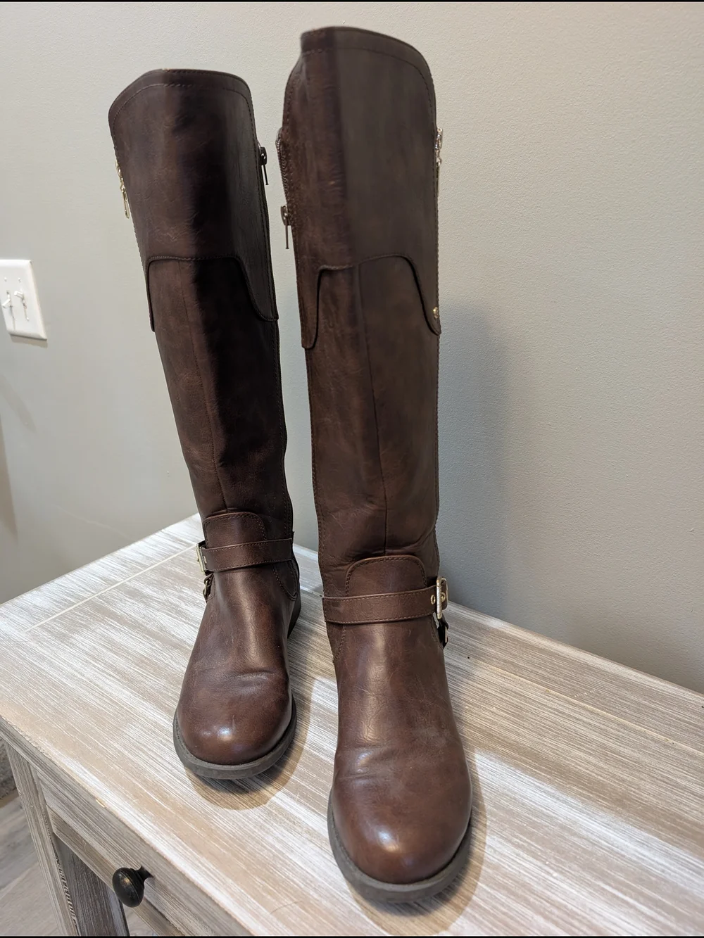 ​Brown Riding Boots Knee High GUESS Womens Side Zip Ankle Strap Flat Size 8 M
